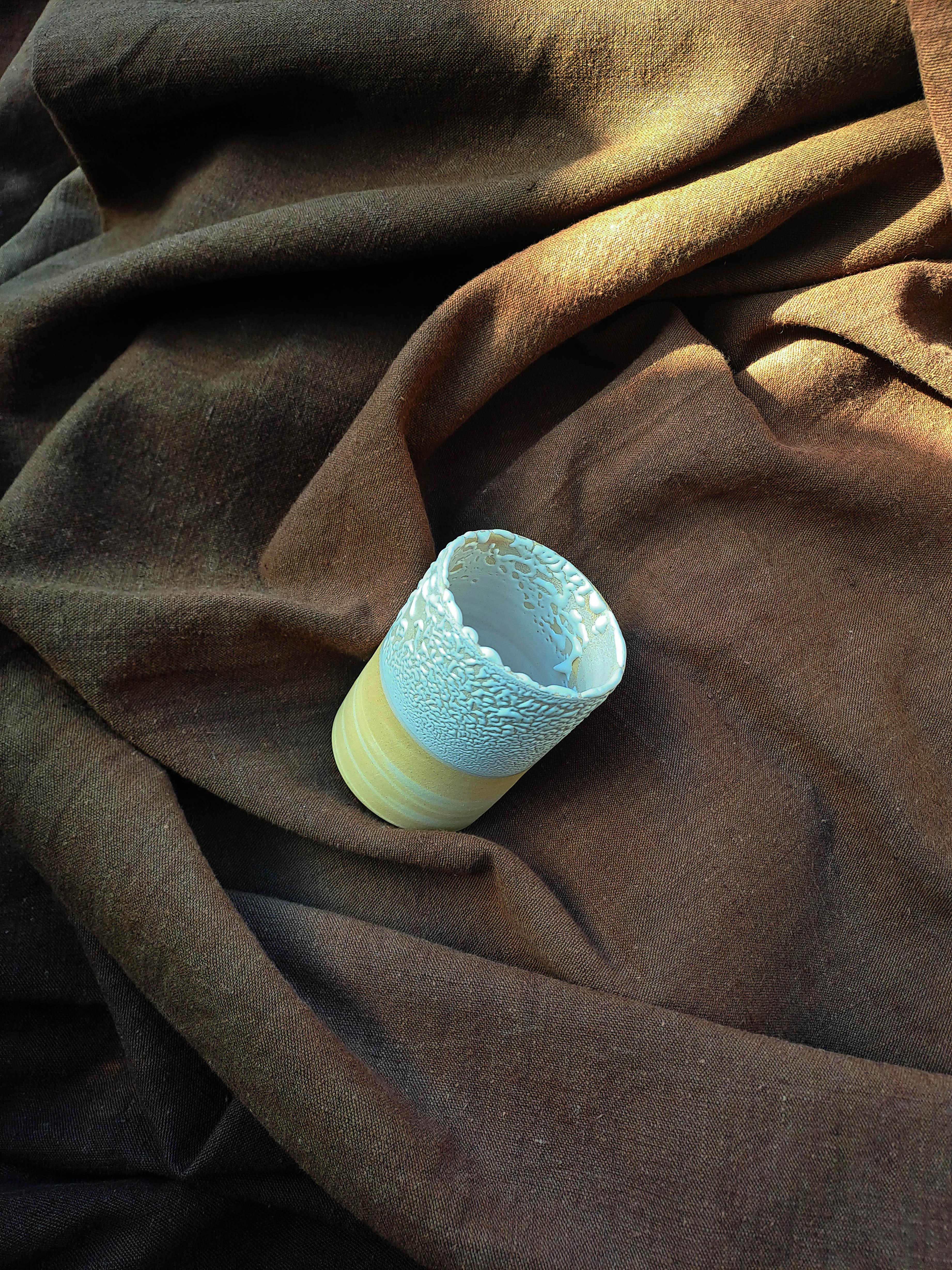 Tasse émail "bulles"