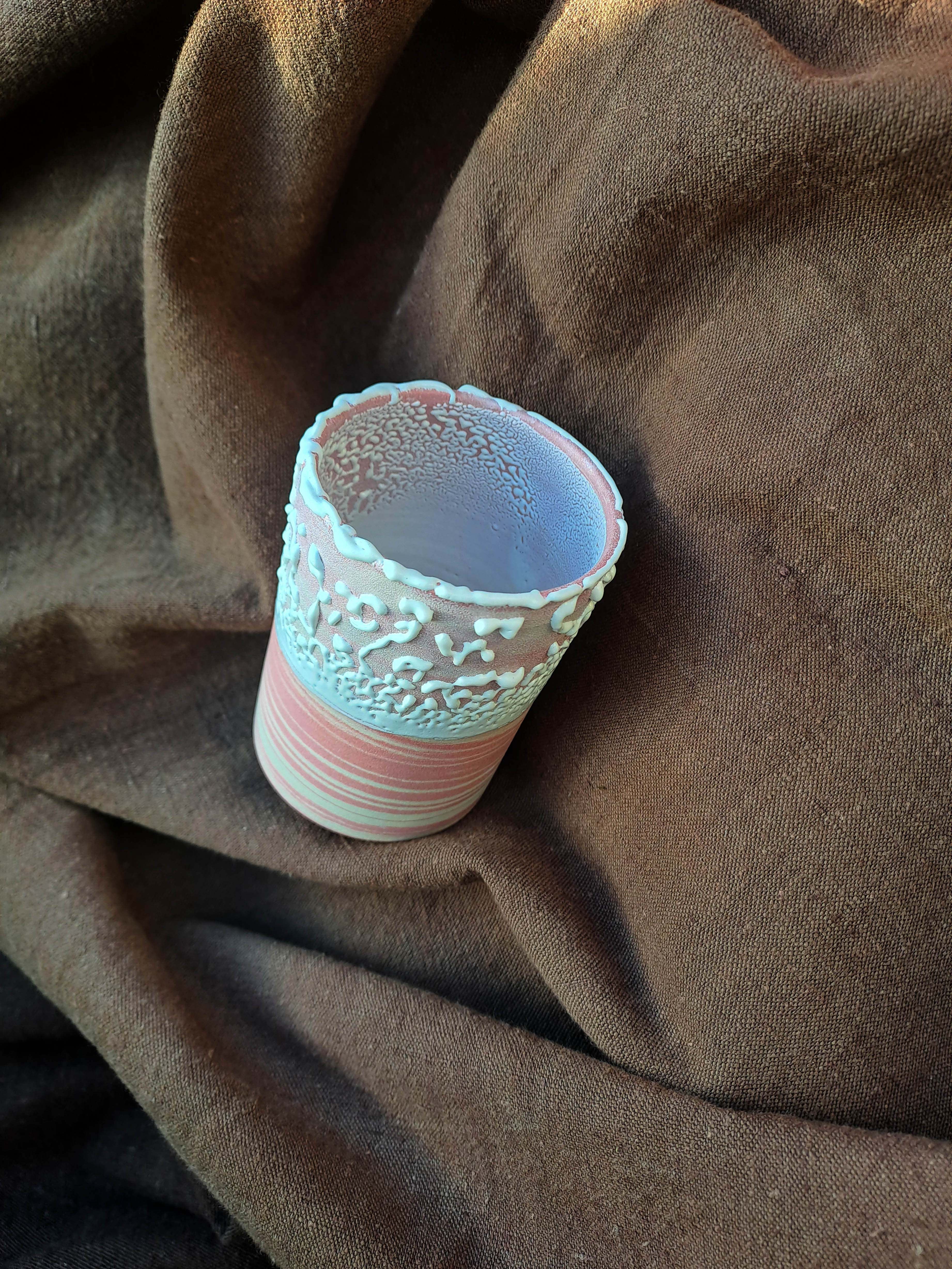 Tasse émail "bulles"