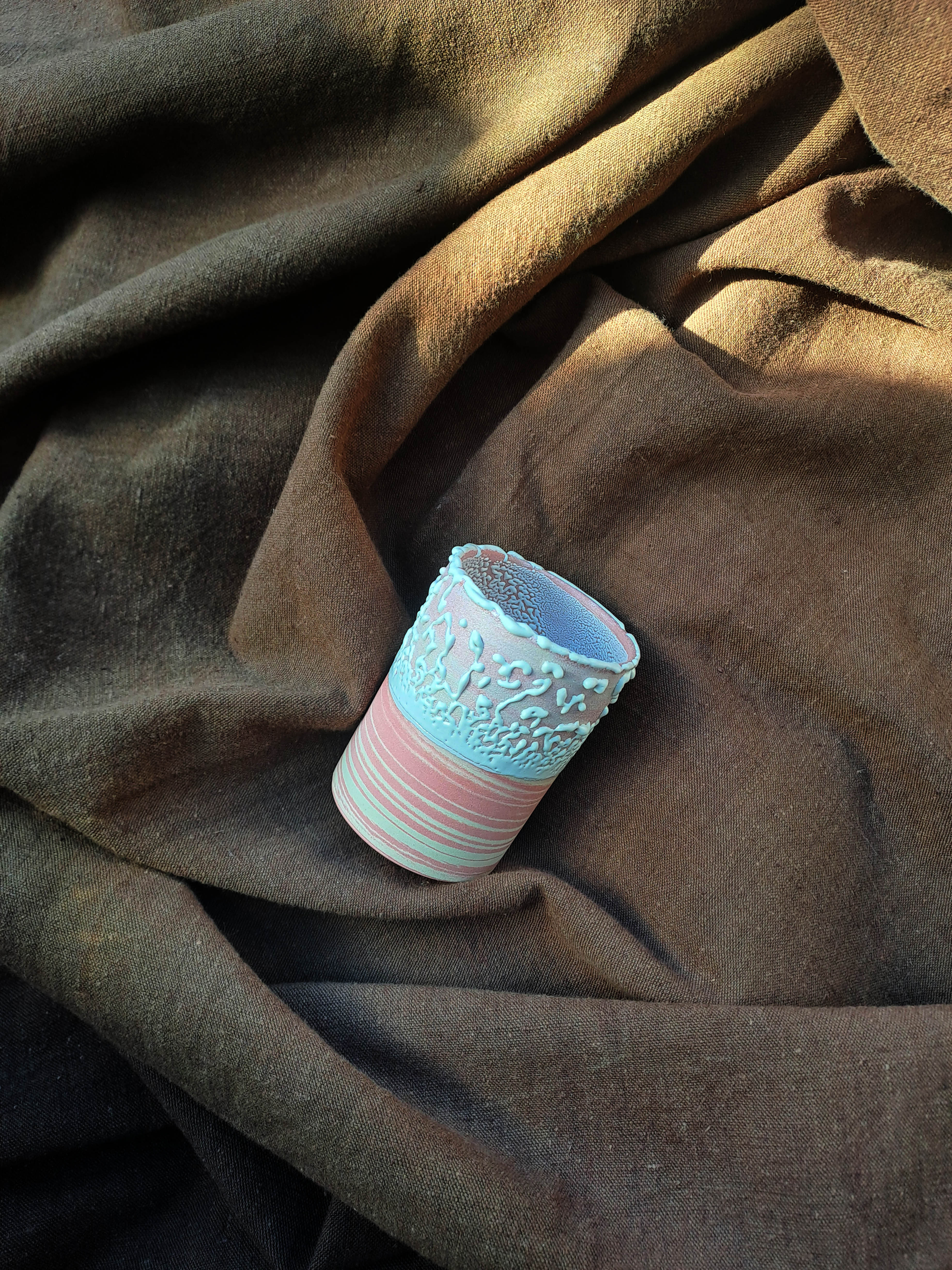 Tasse émail "bulles"