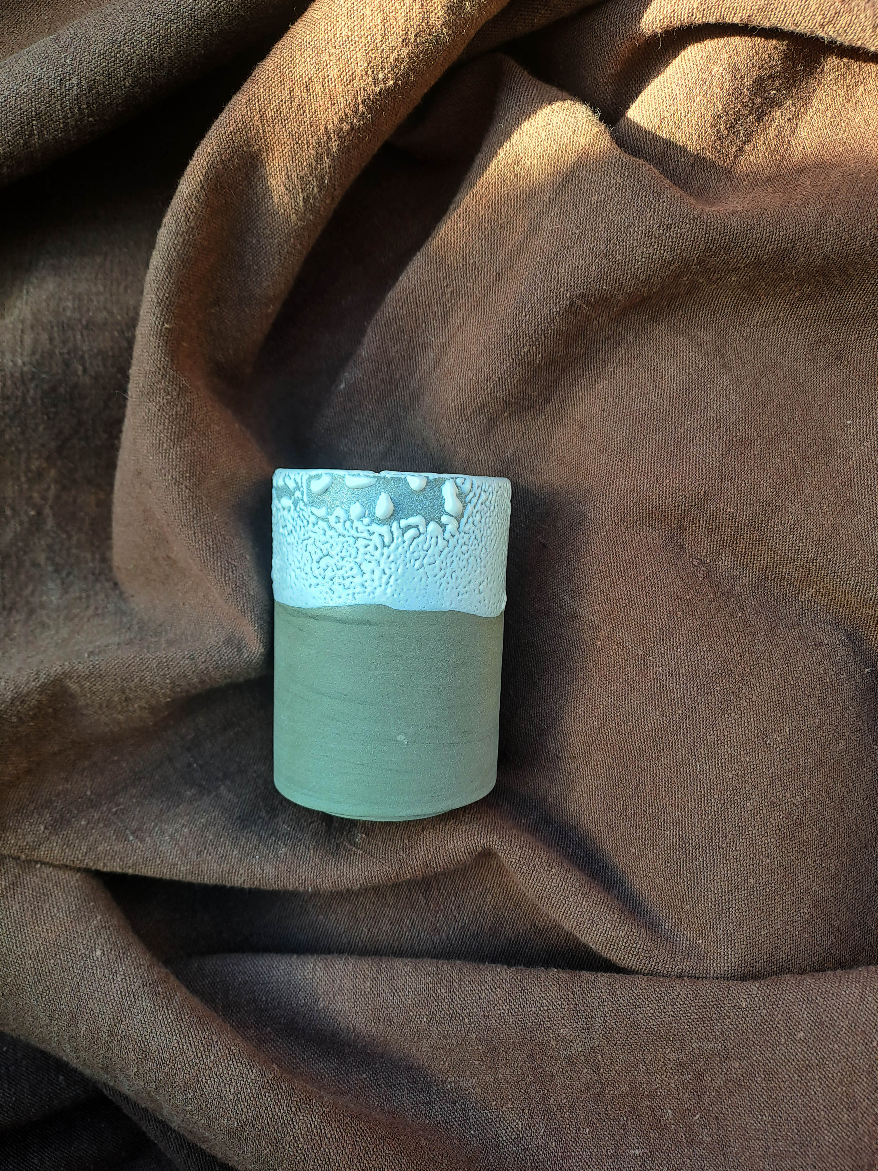 Tasse émail "bulles"