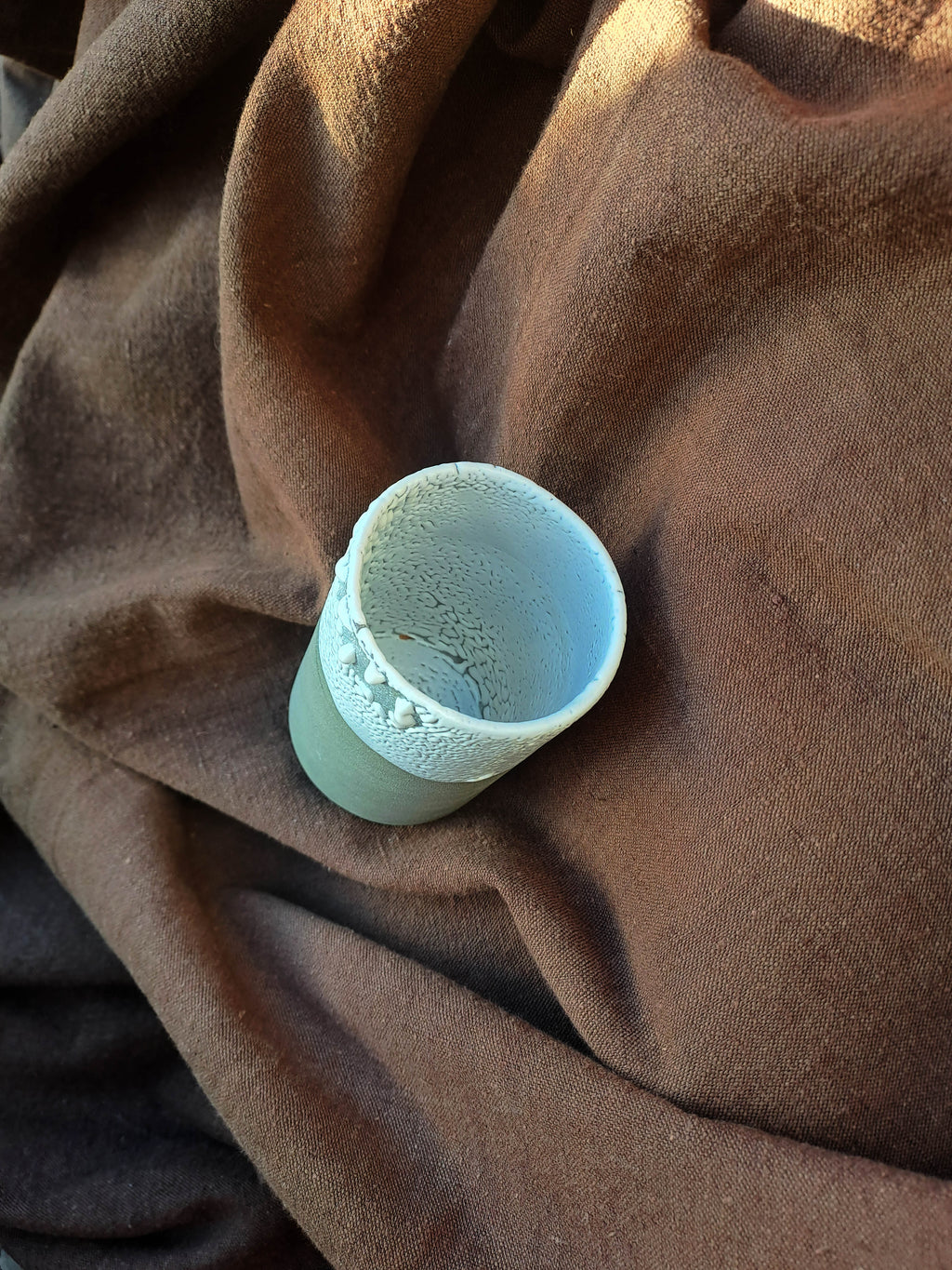 Tasse émail "bulles"